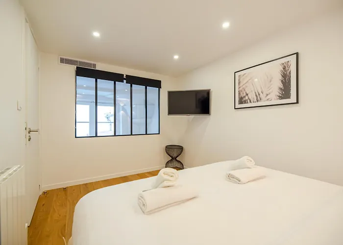 Cia - Spacious Duplex, Grands Boulevards * פריז