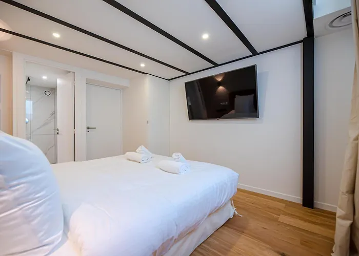 Cia - Spacious Duplex, Grands Boulevards דירה פריז