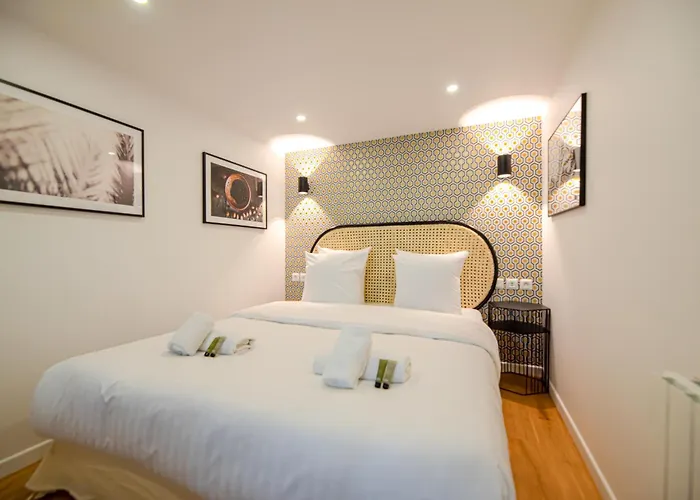 Cia - Spacious Duplex, Grands Boulevards דירה *