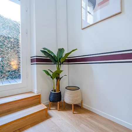 Cia - Spacious Duplex, Grands Boulevards Apartment *