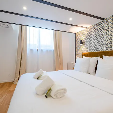 Apartment Cia - Spacious Duplex, Grands Boulevards