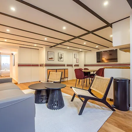Lägenhet Cia - Spacious Duplex, Grands Boulevards *